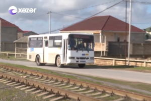 Sabunçuda avtobus qıtlığı yaşanır - səbəb yolların bərbad vəziyyətdə olması göstərilir - VİDEO