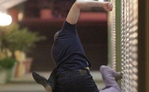 Gecə klubuna gedən 35 yaşlı şəxsi mühafizəçi döydü - Bakıda