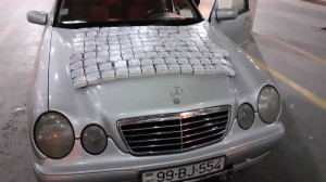 "Mercedes”dən xeyli miqdarda papiroslar aşkarlanıb - FOTO
