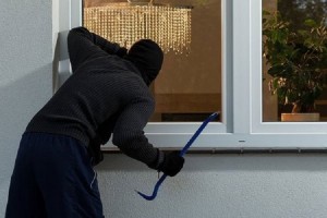 Bakıda mağazadan 20 min manatlıq oğurluq olub