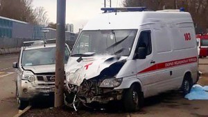 Xəstə aparan “təcili tibbi yardım” maşını “Nissan”la toqquşdu: 4 nəfər xəsarət aldı – VİDEO