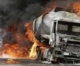 Benzin daşıyan avtomobil partladı: 73 ölü, 110 yaralı