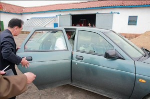 Prezident hərbi hissəyə “Lada Priora” avtomobili ilə gəldi - FOTO