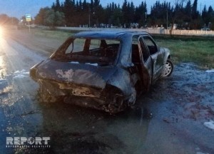 Kürdəmirdə yol qəzası zamanı avtomobil yanıb - FOTO
