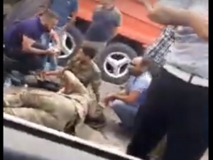 Əsgərlərimizi daşıyan avtomobil qəzaya düşdü - Çoxlu sayda yaralı var  - VİDEO