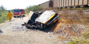 Kolumbiyada qatar minik avtomobilinə çırpıldı: 4 nəfər öldü - FOTO