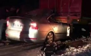 Avtomobil yük maşınına çırpıldı:  4 ölü, 2 yaralı - FOTO