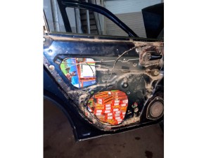 Avtomobildən qanunsuz pirotexniki vasitələr aşkarlanıb