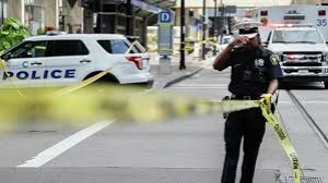 Ticarət mərkəzi yaxınlığında atışma: polis 4 yaralı aşkarladı