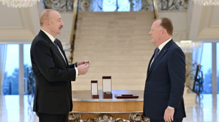 Prezident Vizeri qəbul edib ordenini təqdim etdi - FOTOLAR 