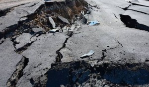 Xırdalanda yol çöküb