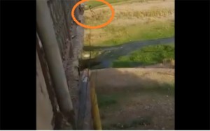 Tovuzda 18 yaşlı qız özünü çaya belə atdı - VİDEO