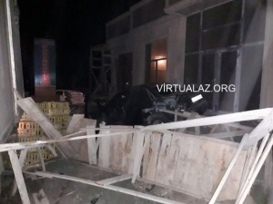 Salyanda “Priora” toyuq daşıyan maşınla toqquşdu, mağazaya girdi - FOTOLAR