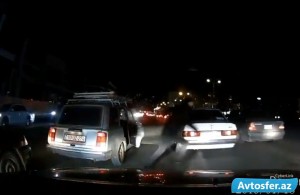 “Əxlaqsız təklif” alan sərnişin maşından düşüb qaçdı – Bakıda - VİDEO