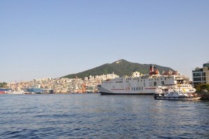 195 sərnişini olan bərə qəza törədib