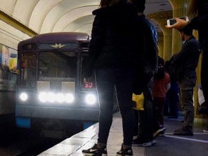 Bakı metrosunda problem - İnterval 8 dəqiqəyə qalxıb