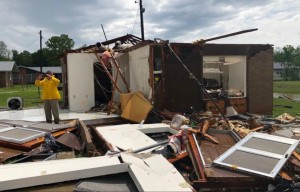 Qasırğa nəticəsində iki uşaq ölüb - FOTO