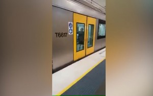 Texnologiya möcüzəsi: metroda iki mərtəbəli qatarlar - VİDEO