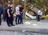 Sürücü maşınla uşağı vurmamaq üçün hər şey etdi - Bakıda