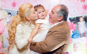 Qəzaya düşən təyyarədə Fərhad Əhmədovun qızı da olub - FOTO