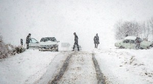 İranda yağan güclü qar böyük fəsadlar törədib