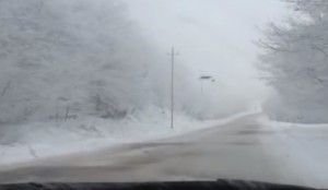 İsmayıllı-Muğanlı yolu buz bağladı, hərəkət iflic oldu - VİDEO