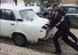 Sürücülər yol polisinin bu hərəkətlərini çəkib yaydılar – VİDEO-FOTO