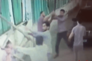 Bakıda dindar biznesmenlərin qanlı davası - Dəhşətli görüntülər anbaan kameraya düşdü