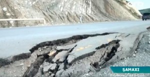 Bakıdan bir saatlıq məsafədə yer yerindən oynadı, ciddi təhlükə yaşanır – FOTO + VİDEO