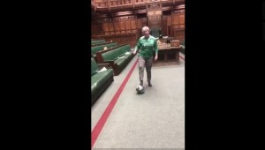 Parlamentində deputatları cəzalandırıldı – VİDEO