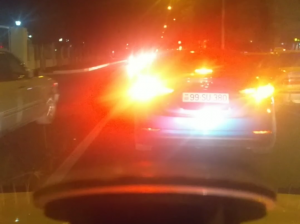 Bakıxanovda "ərəbzəngi" sürücü peyda olub: yolu kəsir - VİDEO