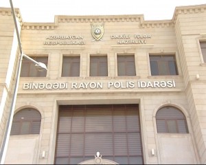 Yaşlı qadını döyərək qızıl boyunbağısını alan şəxslər saxlanılıblar - FOTO