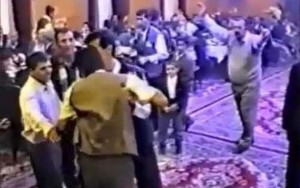 Sintezatorçunu bıçaqlayan müğənniyə cəza verildi