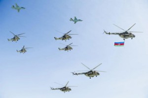 Hərbi Hava Qüvvələrinin təyyarə və helikopterlərinin Bakıda növbəti uçuşları keçirilib