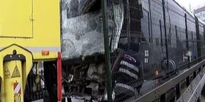 İstanbulda metrobus qəzası baş verib - VİDEO