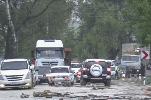 Muğanlı-İsmayıllı yolunu sel basıb, yüzlərlə avtomobil yolda qalıb - FOTO