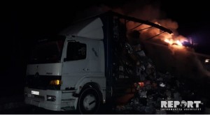 Ucarda içərisində geyim əşyaları olan yük maşını yandı - FOTO - VİDEO