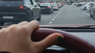 Xanım sürücü yol qaydalarını heçə sayaraq GÖRÜNTÜLƏRİ PAYLAŞDI  - VİDEO