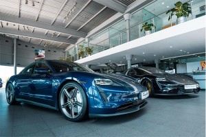 Bakıda “Porsche”nin ən sürətli elektrik sedanı təqdim edildi  - FOTO - VİDEO