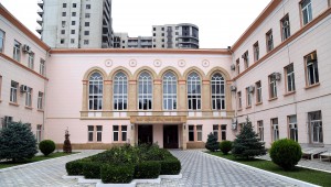 Qonşusunu öldürən şəxsin şikayəti əsasında məhkəmə başlayıb