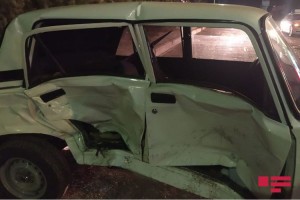 Gəncədə iki avtomobil toqquşub, sürücülər xəsarət alıb