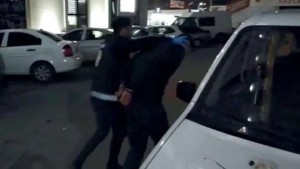 “Polis” 50 minlik qızıllarla qaçarkən avtobusda yaxalandı - FOTO