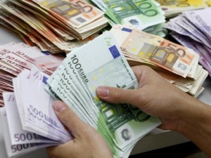 2 saat gecikdi, 200 min avro cərimə olundu