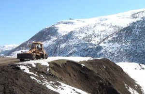 Masallı-Yardımlı yolunda torpaq sürüşməsi
