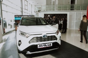 Bakıda hibrid avtomobilləri təqdim edildi - Diqqət "Toyota" RAV4 hibridə - FOTO