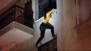 Bakıda pəncərə silmək istəyən tələbə yıxılaraq öldü  - FOTO