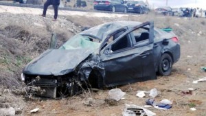 Avtomobil yol kənarına aşdı: Ata, qız, nəvə öldü - FOTO