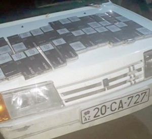 Avtomobildən qanunsuz siqaretlər aşkarlanıb - FOTO