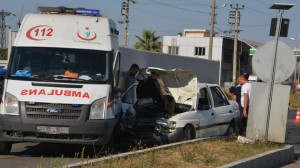 Minik avtomobili təcili yardım maşınına çırpıldı: 7 nəfər yaralandı - FOTO
