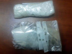 Narkotik vasitə və psixotrop maddəni ayaqqabısında keçirməyə cəhd etdi